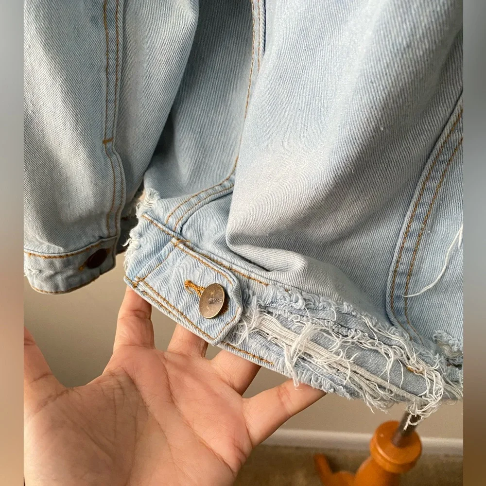 MONO B Oversized Denim Jean Jacket Distressed Cotton Women’s Size M - Picture 8 of 16